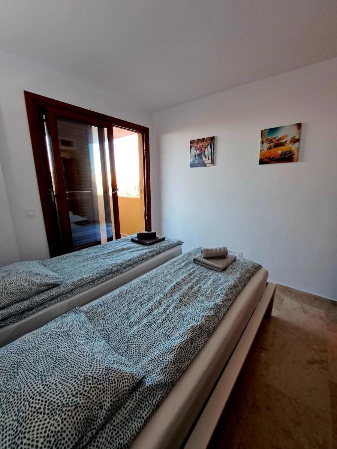 Punta Prima Nice Apartment With Sea Views ตอร์เรเวียคา ภายนอก รูปภาพ